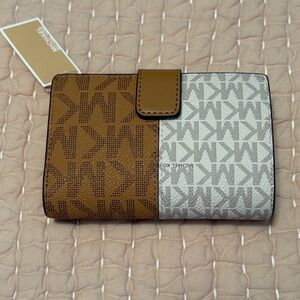 Michael Kors Jet Set Medium Two-Tone Logo Wallet NWT